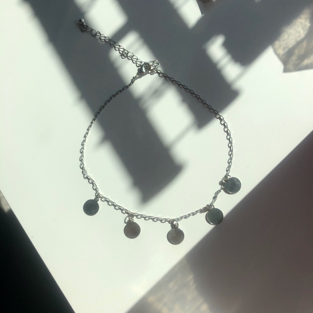 silver chain with circle necklace